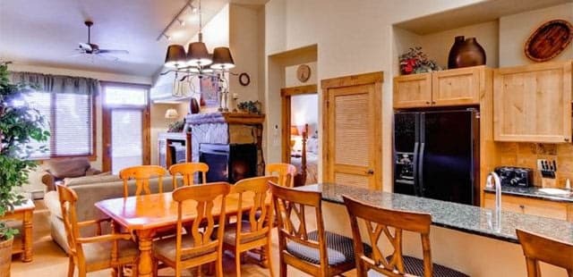 Champagne Lodge at Trappeurs