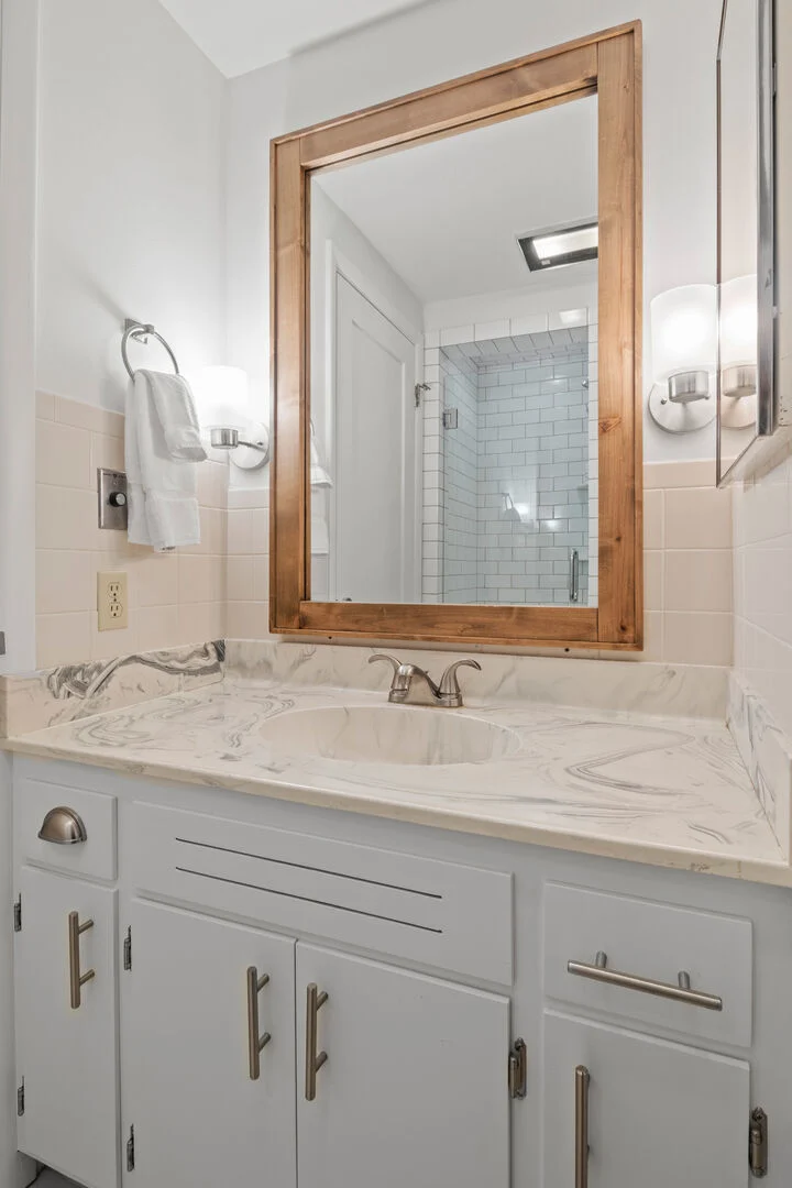 Upper Level Bath w/ Shower and Sauna