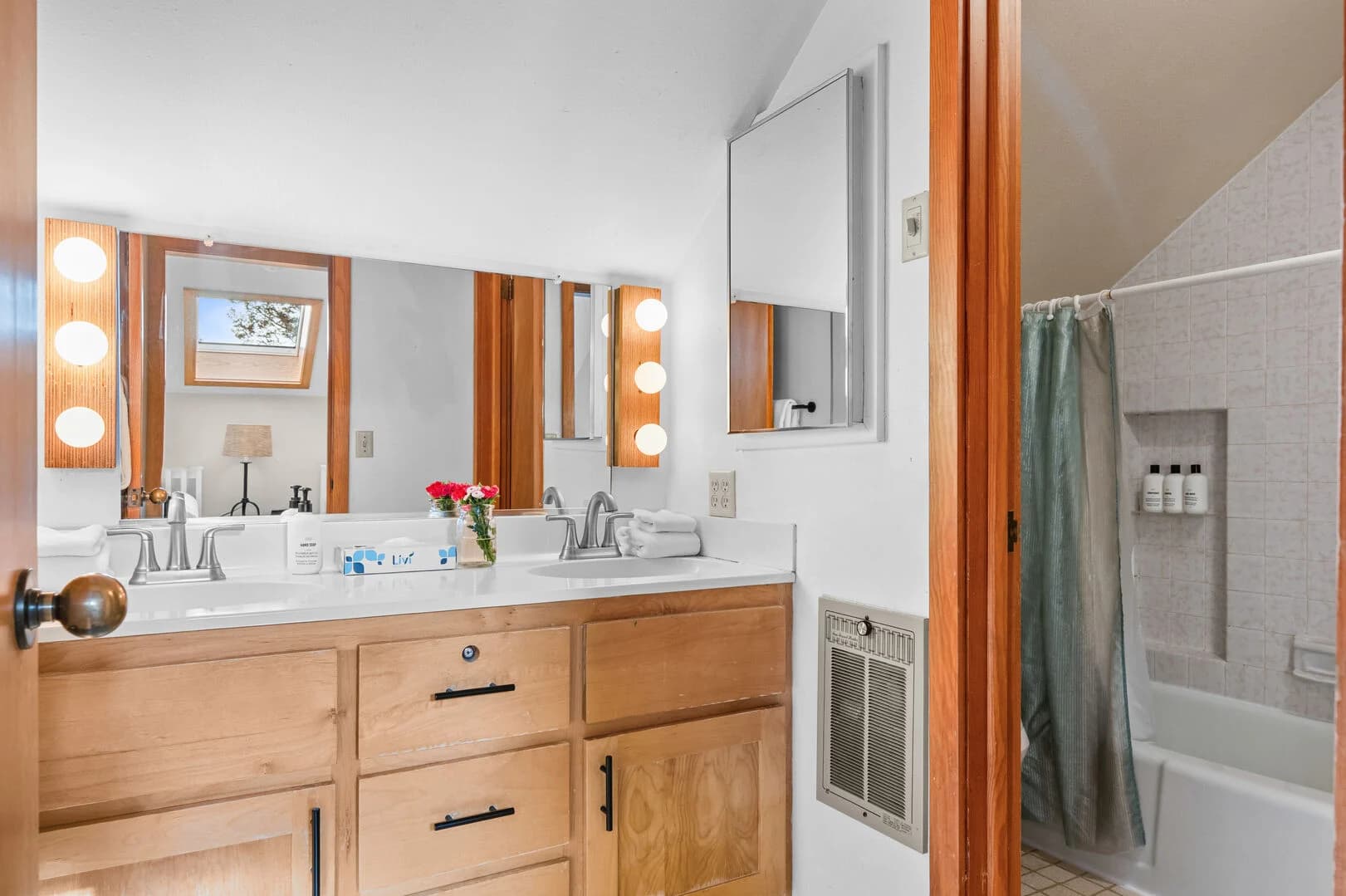 Shared Full Bath-- Upper Level