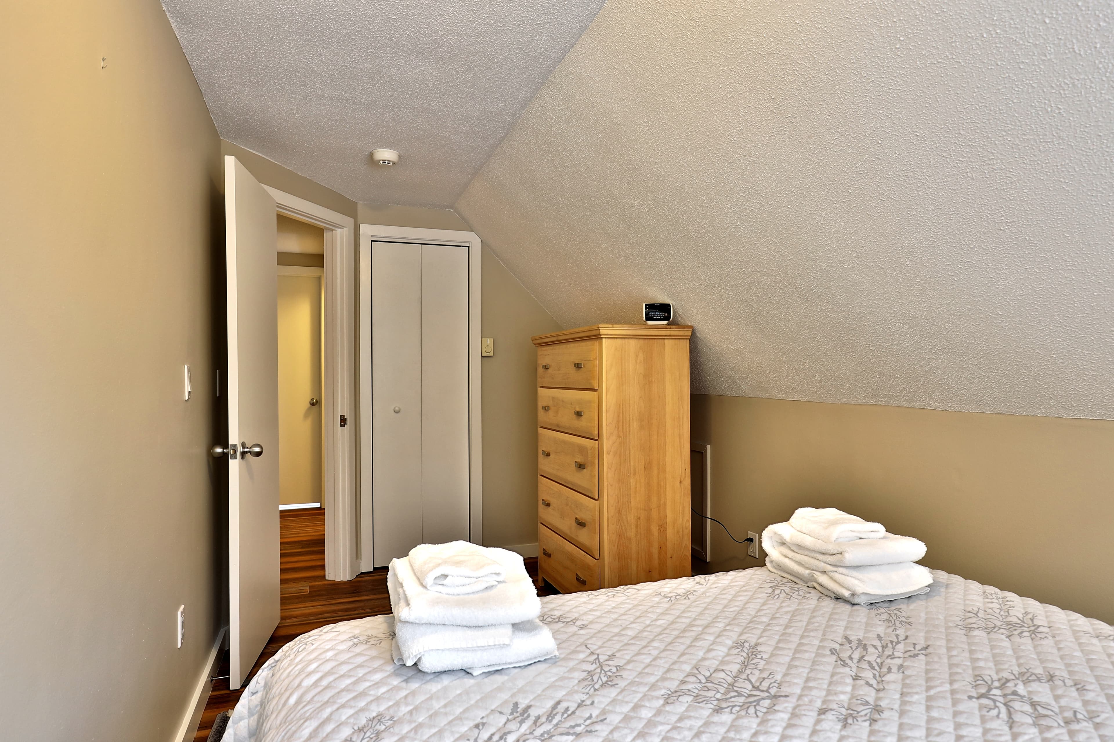 Bedroom with queen bed