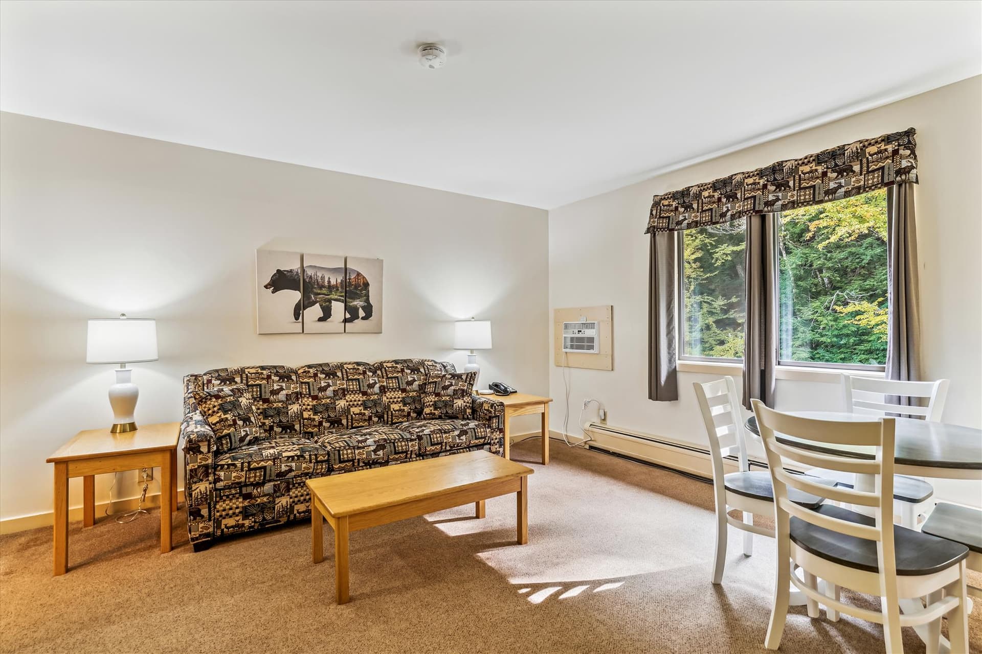 Enjoy the bright sunshine from the windows.
