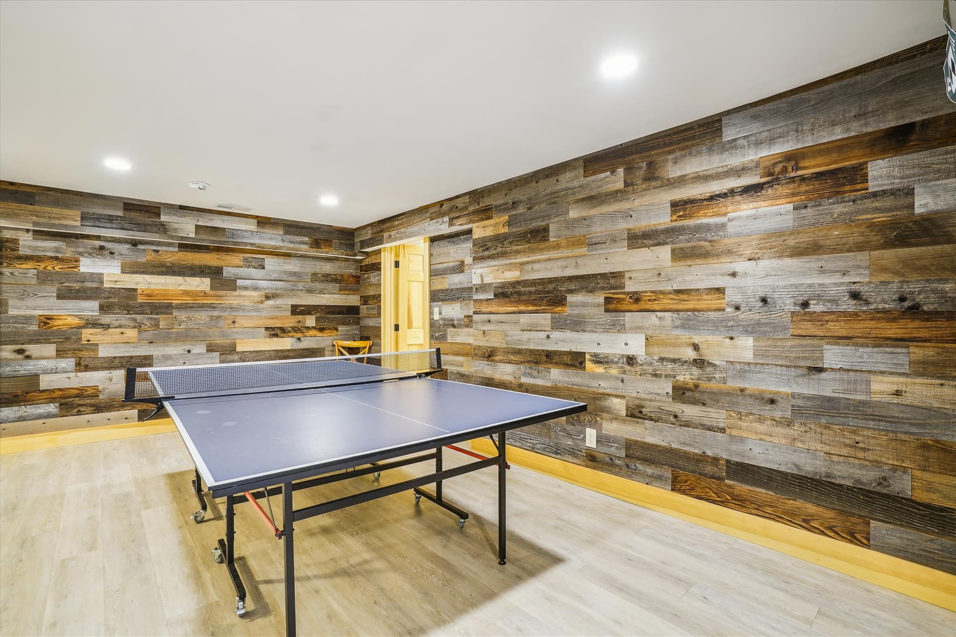 Ping pong table