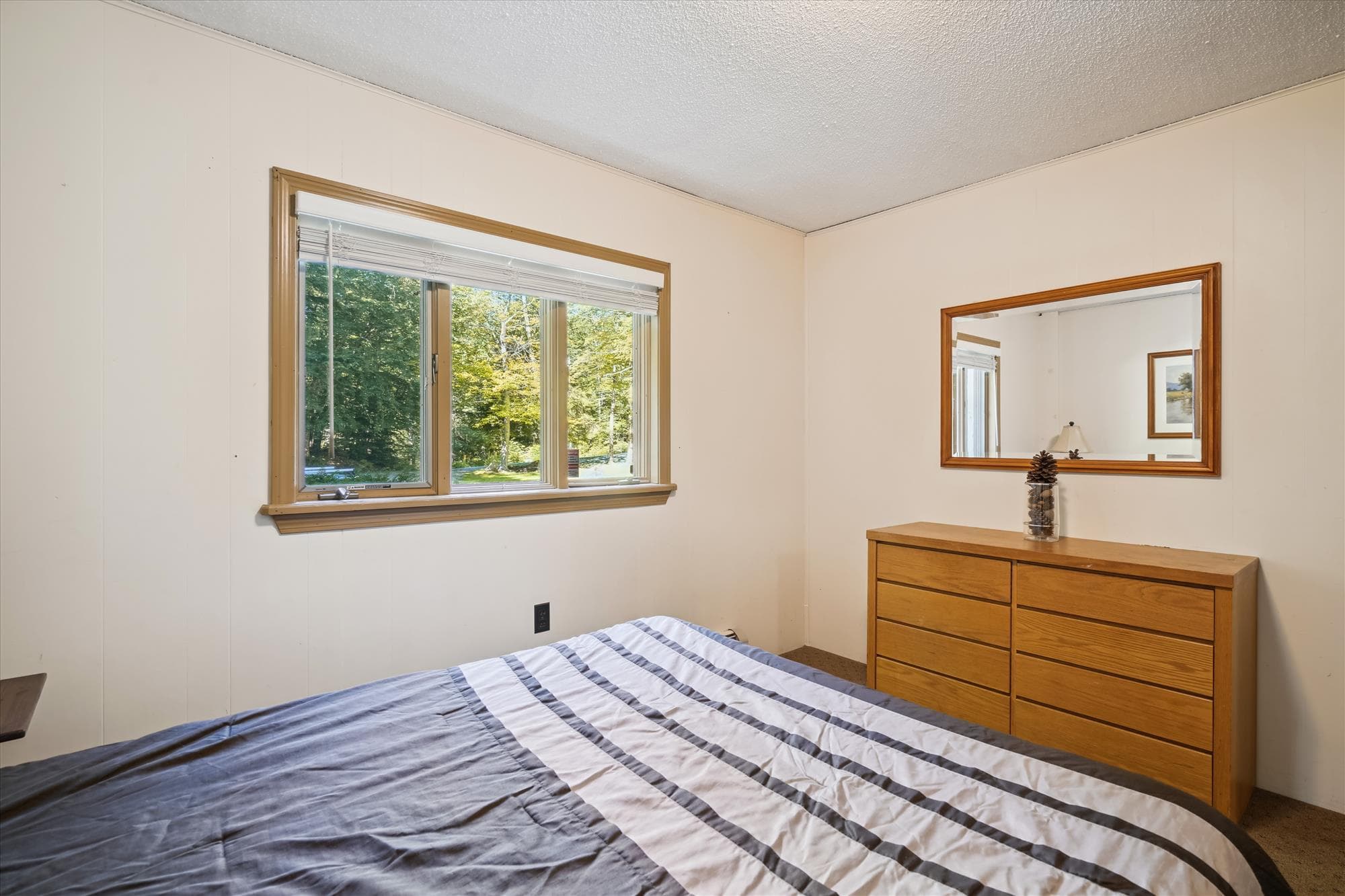 Queen bed