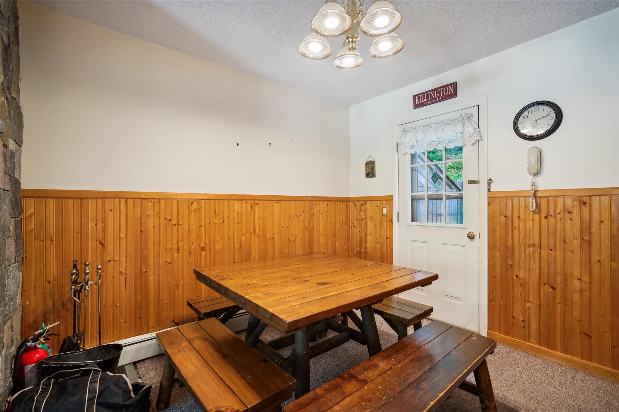 Dining table seat up to 6 comfortably.
