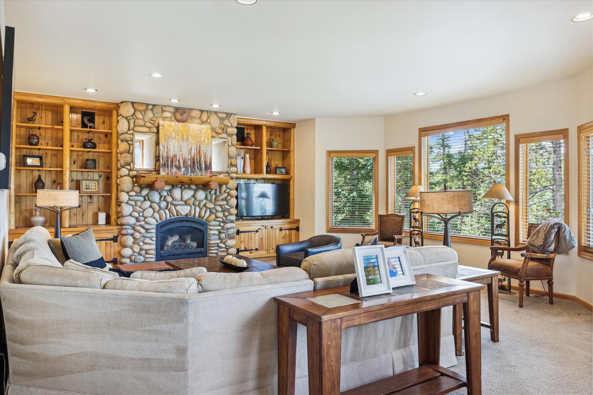 Living Area - Mountain View Lodge - Breckenridge Vacation Rental
