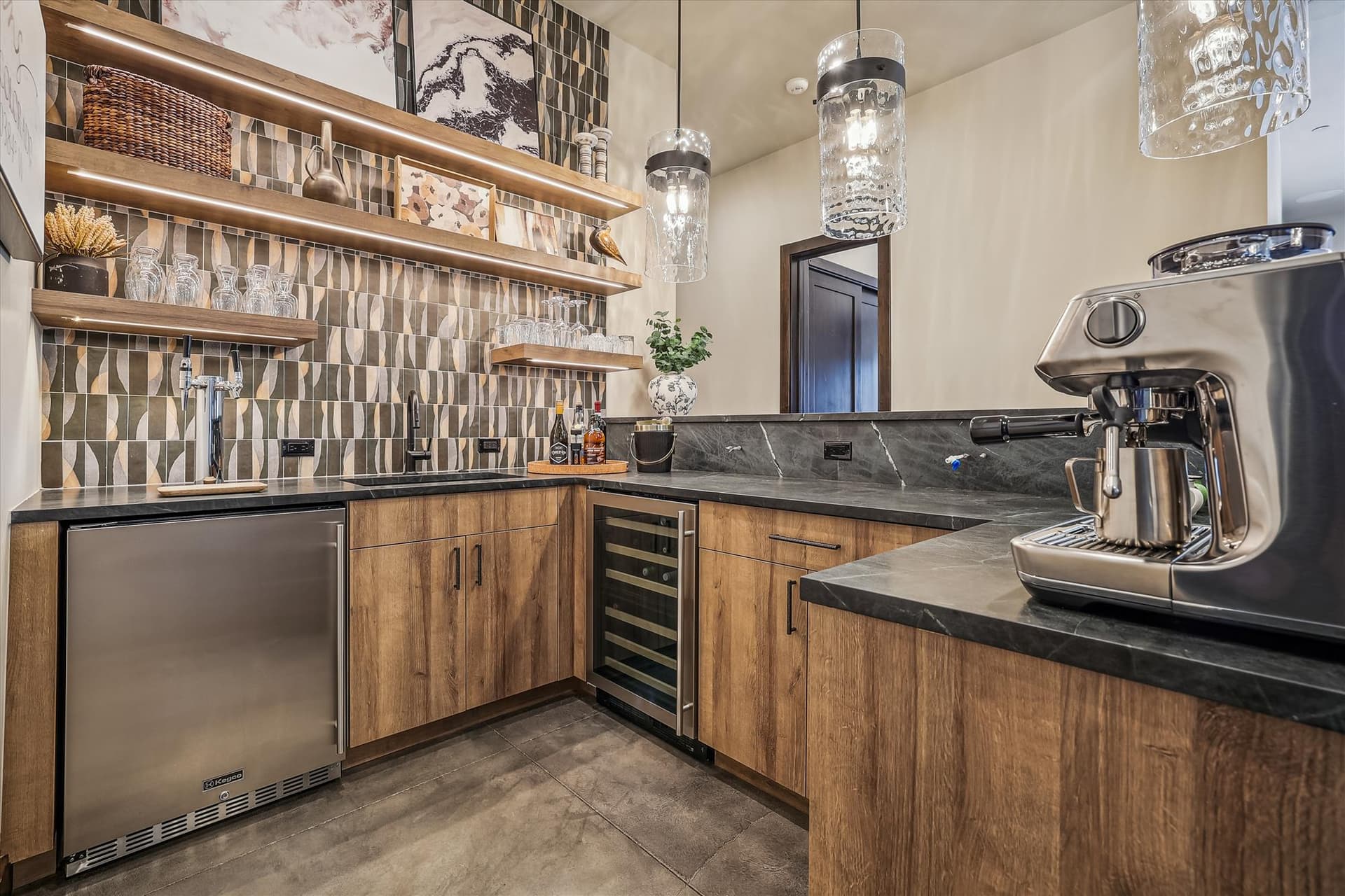 Bar, The Crowne Summit, Breckenridge Vacation Rental