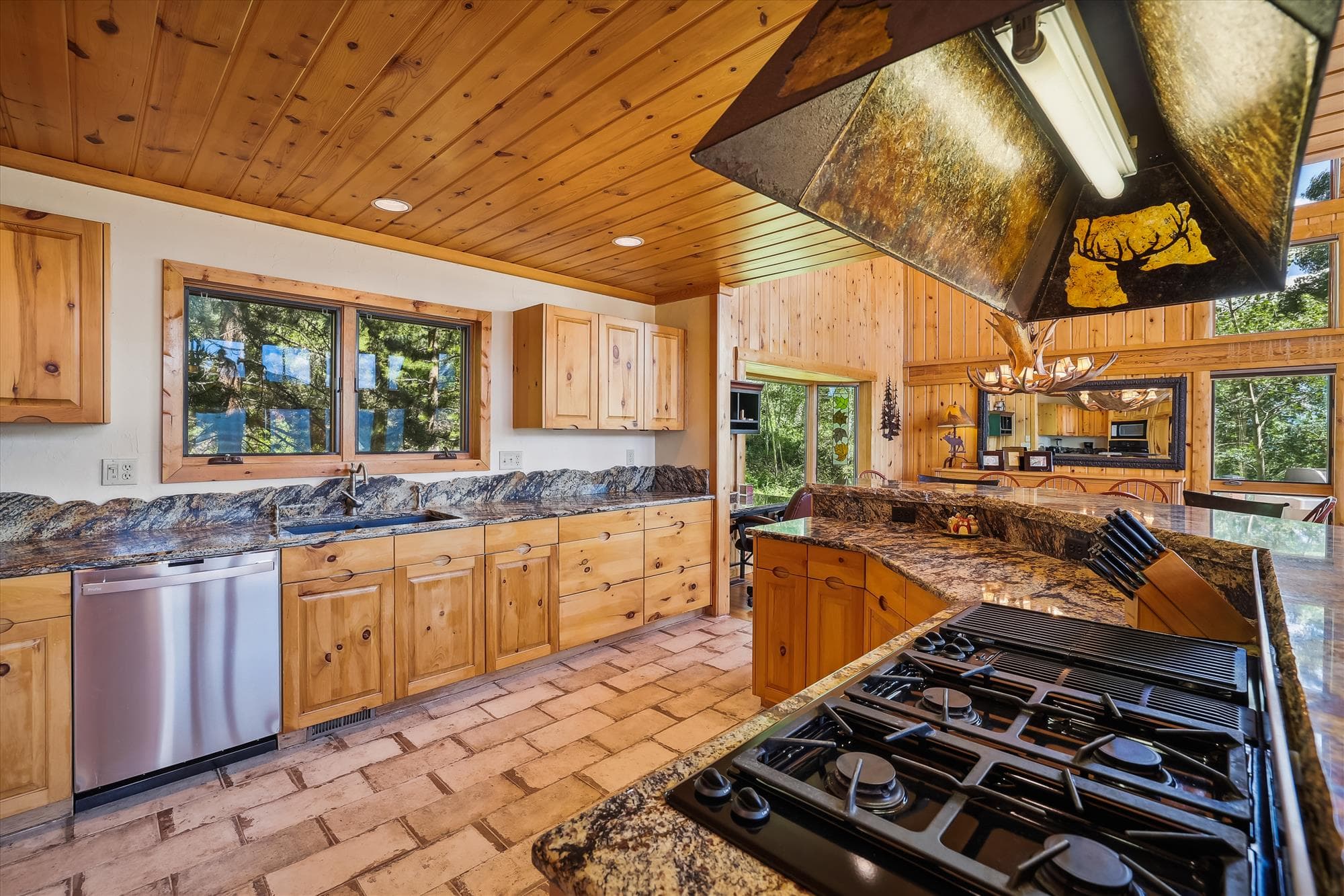 Kitchen - Hamilton Creek Cabin - Silverthorne Vacation Rental