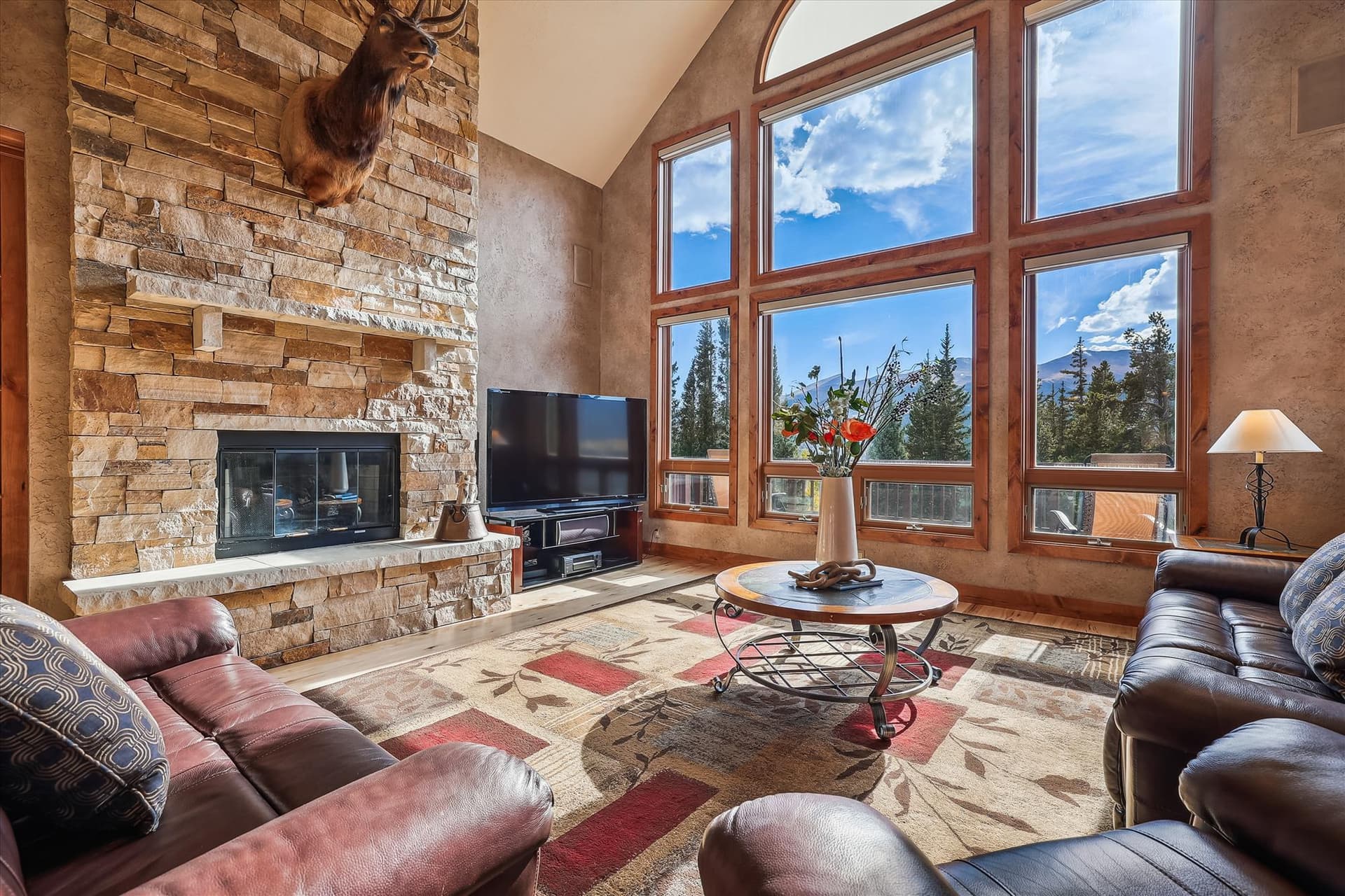 Living Area - Rounds Retreat - Breckenridge Vacation Rental