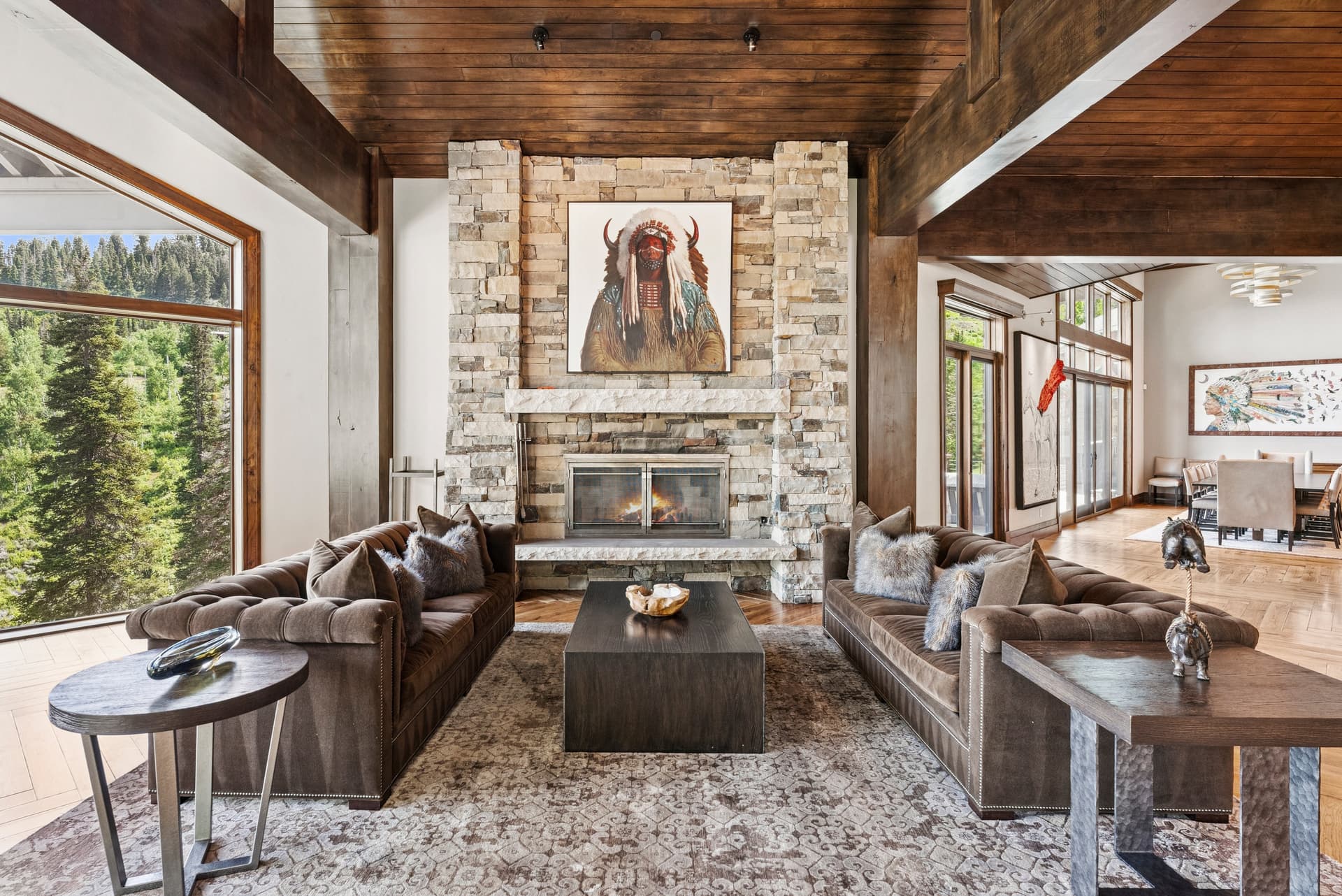 the seating area in the living room at grandview park city