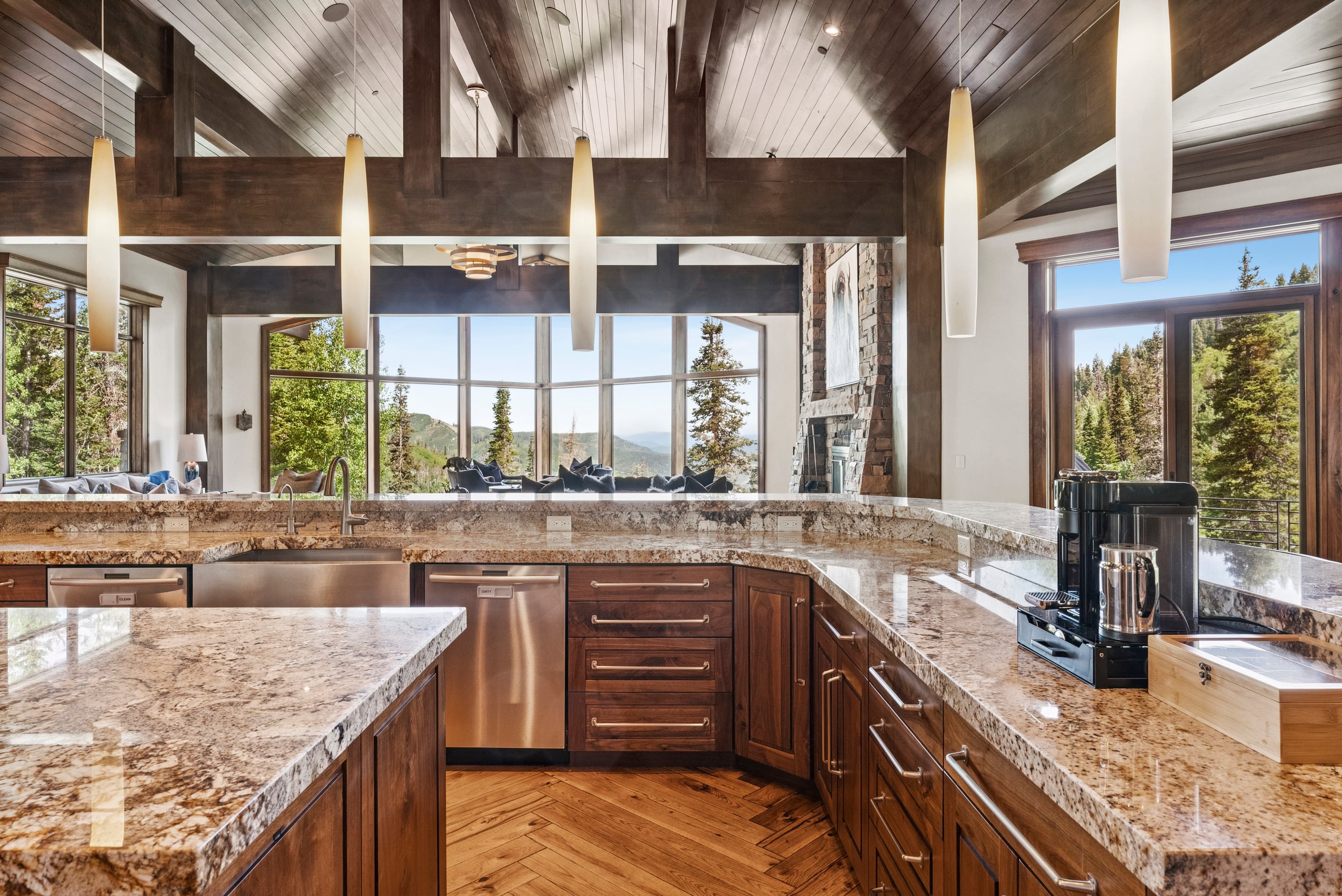 large kitchen at grandview with granite countertops