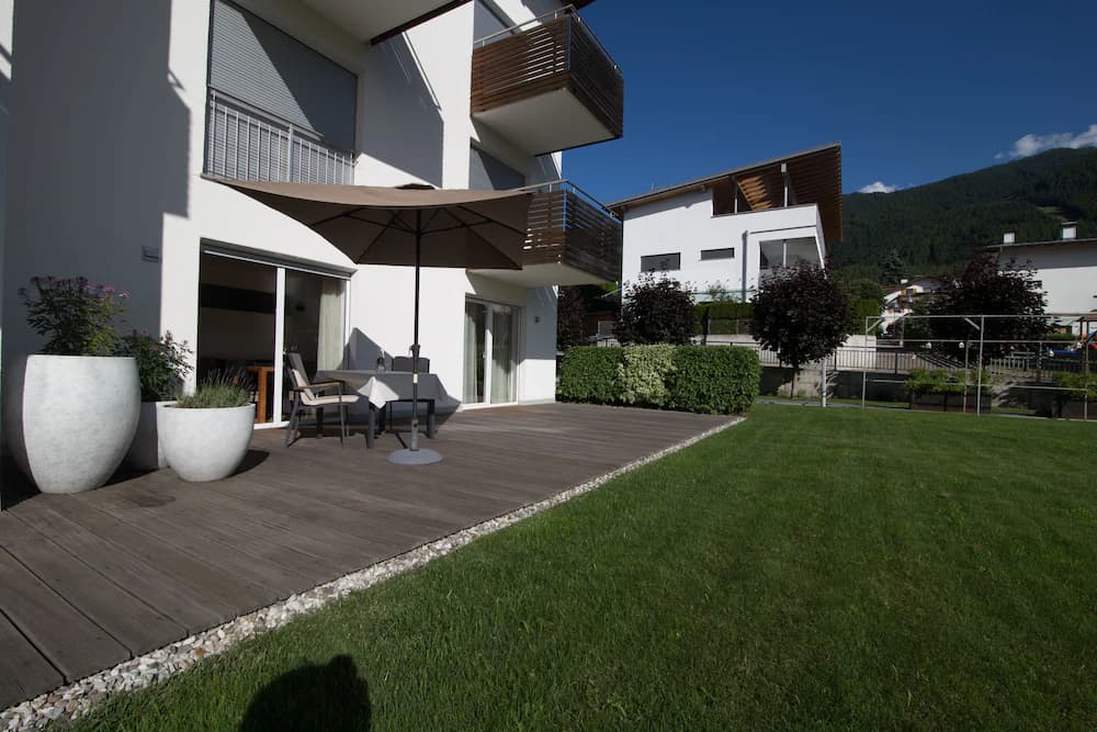 Sundeck