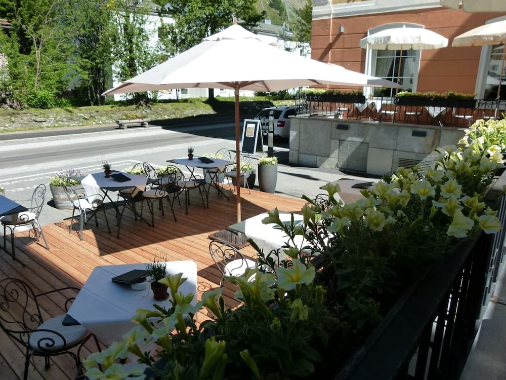 Sundeck