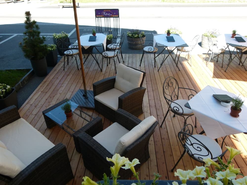 Sundeck