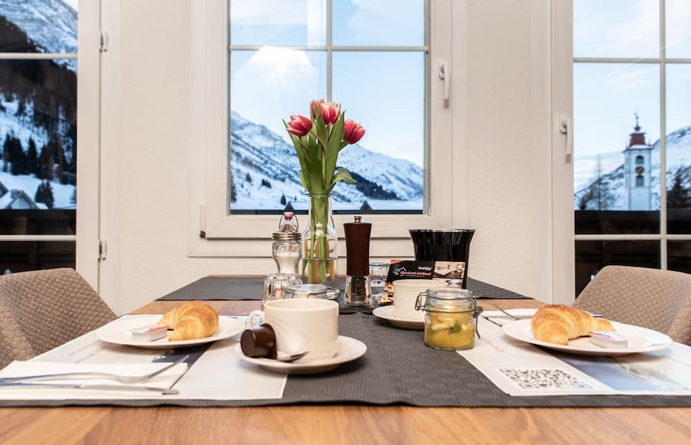 Breakfast area