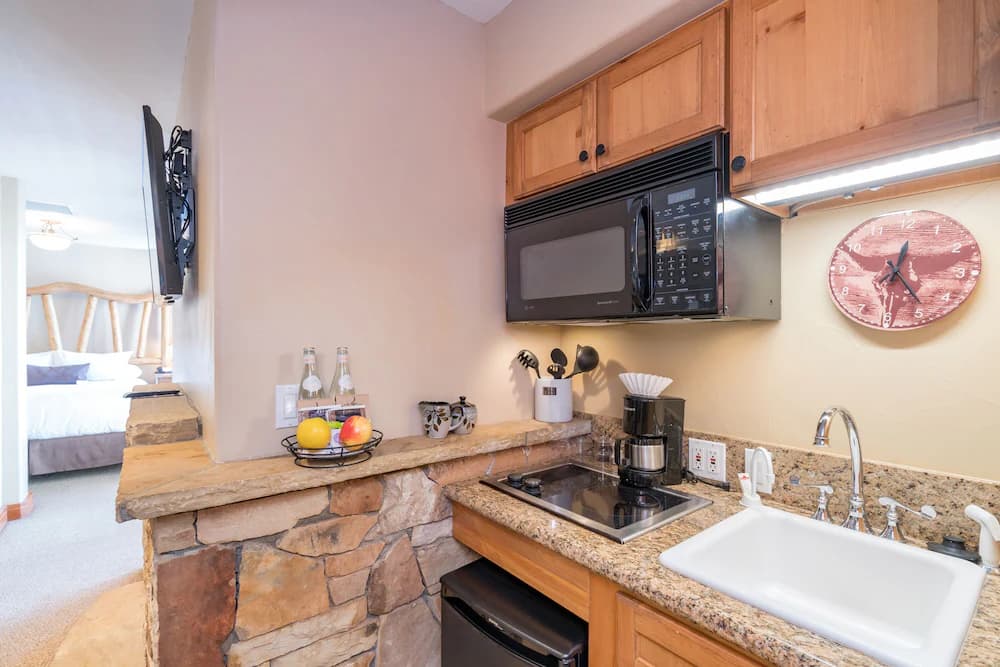 Private kitchenette