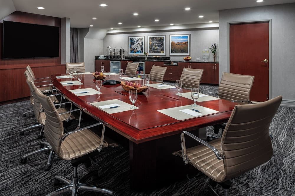 Meeting facility