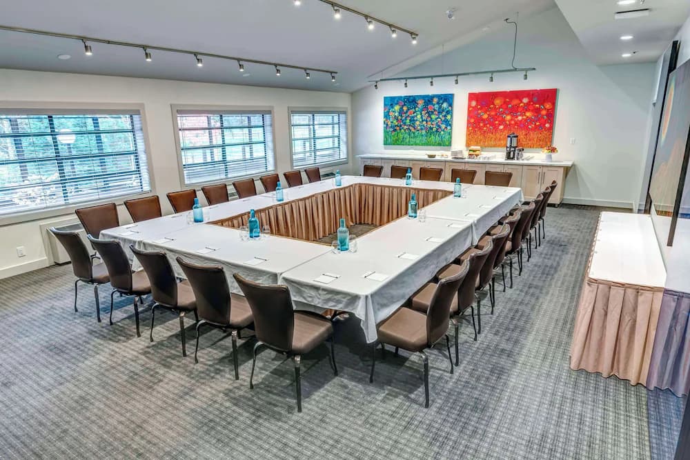 Meeting facility