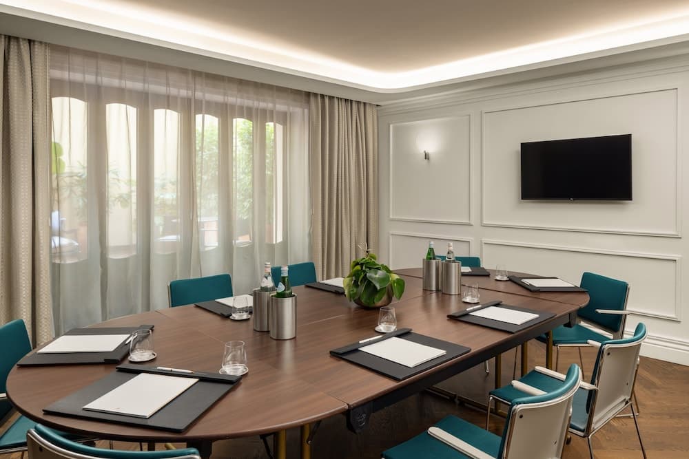 Meeting facility