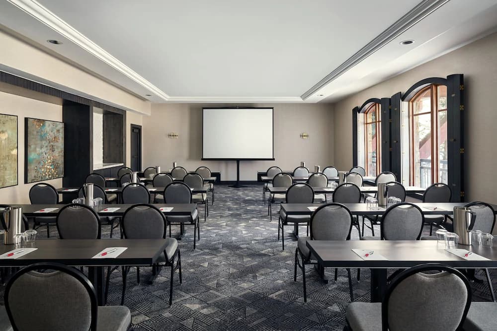 Meeting facility