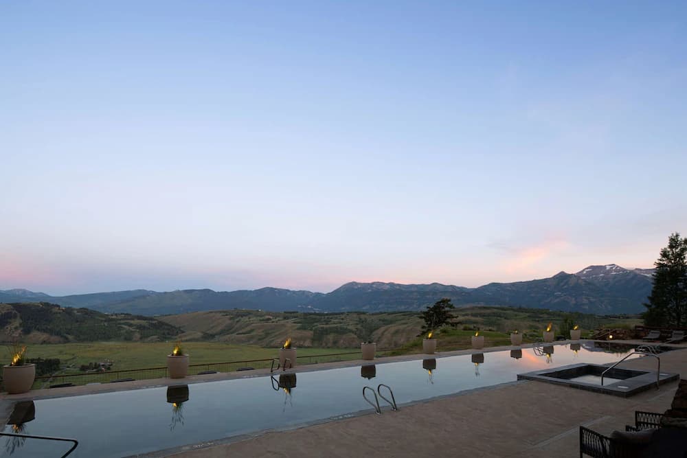 Infinity pool