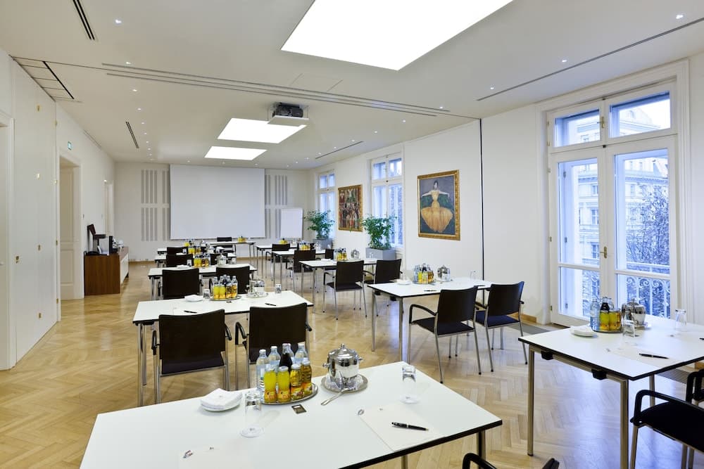 Meeting facility
