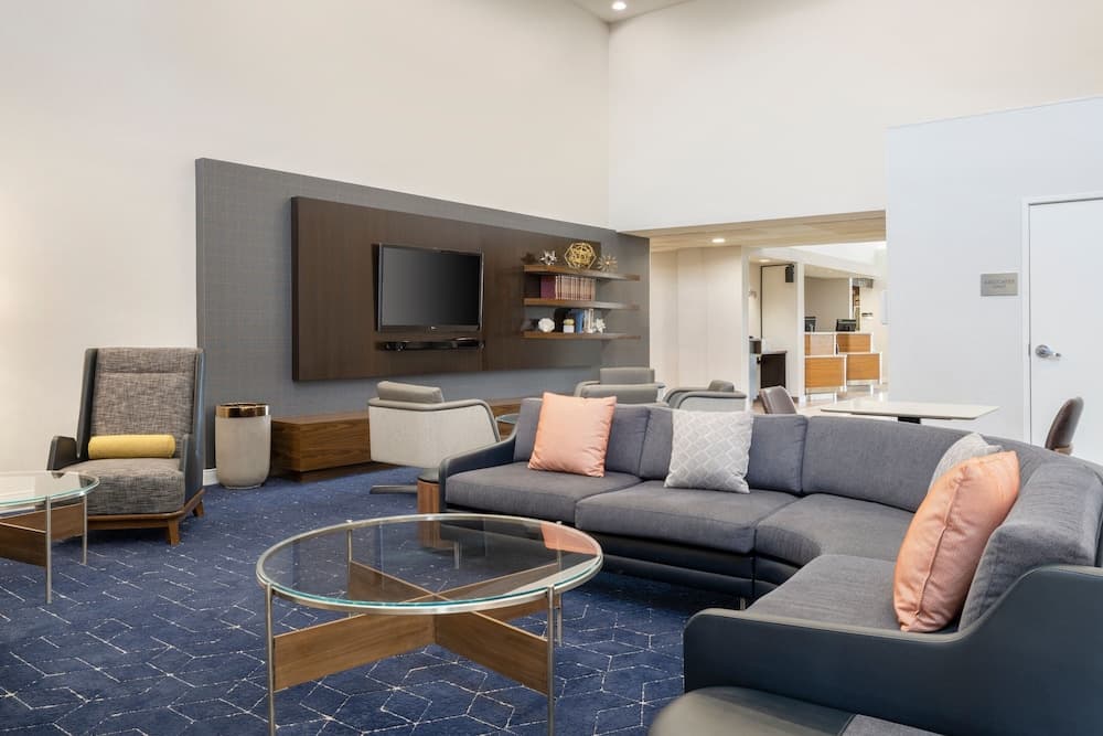 Lobby lounge