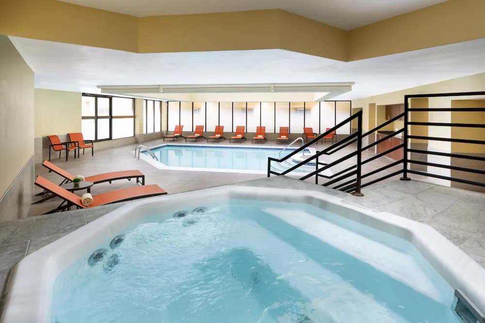 Indoor spa tub