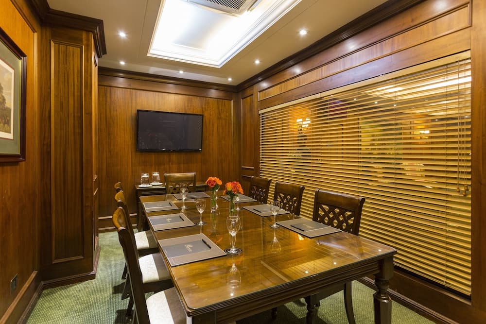 Meeting facility