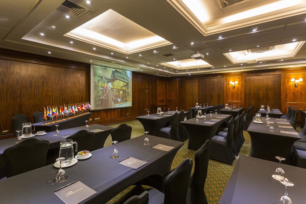 Meeting facility