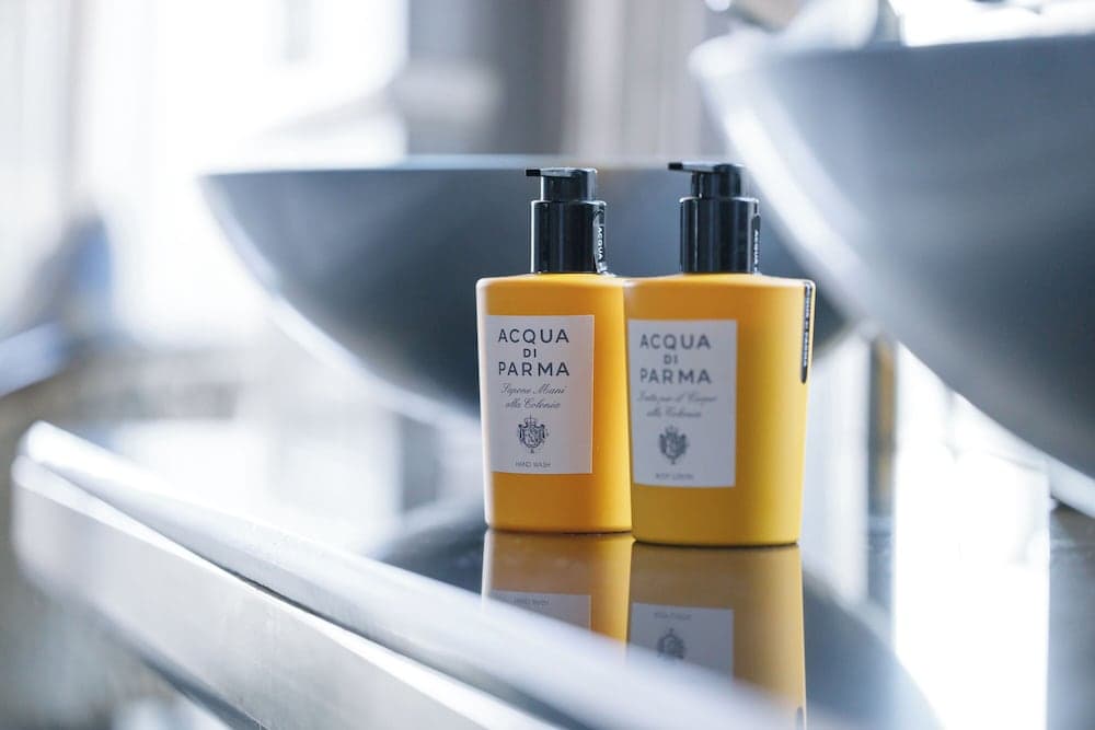 Bathroom amenities