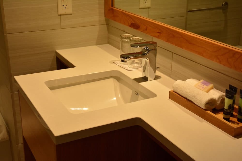 Bathroom sink