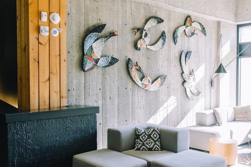Lobby lounge