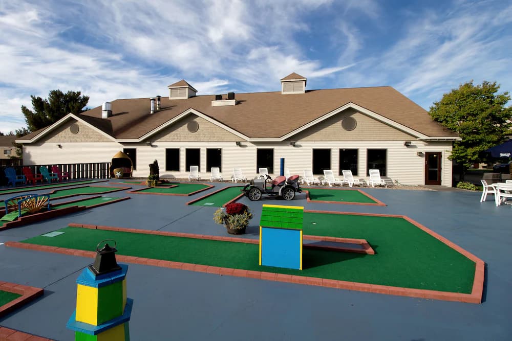 Mini-golf
