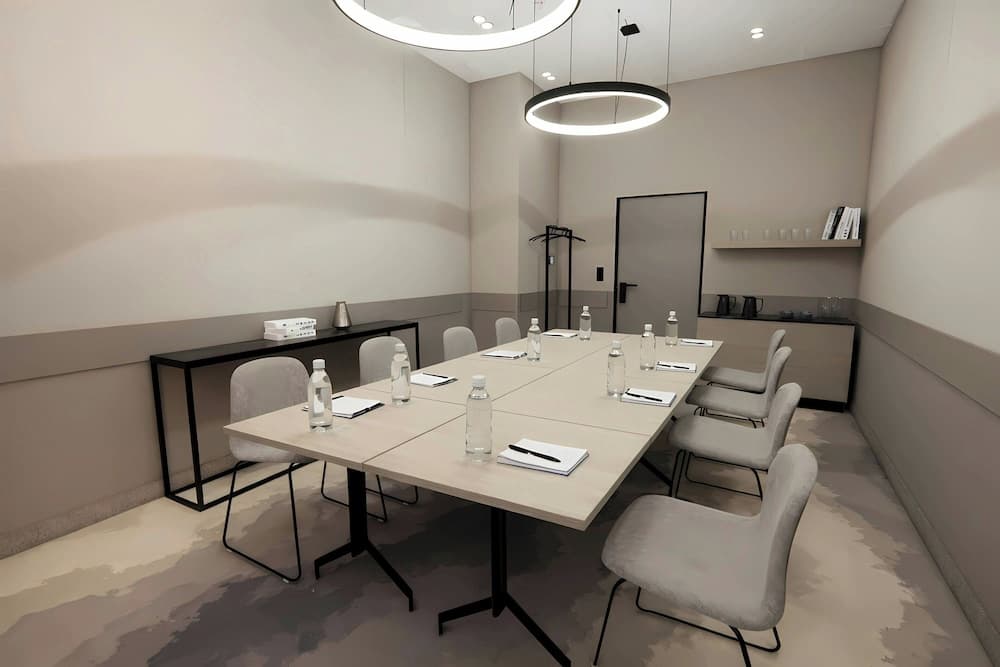 Meeting facility