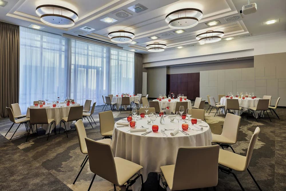 Meeting facility