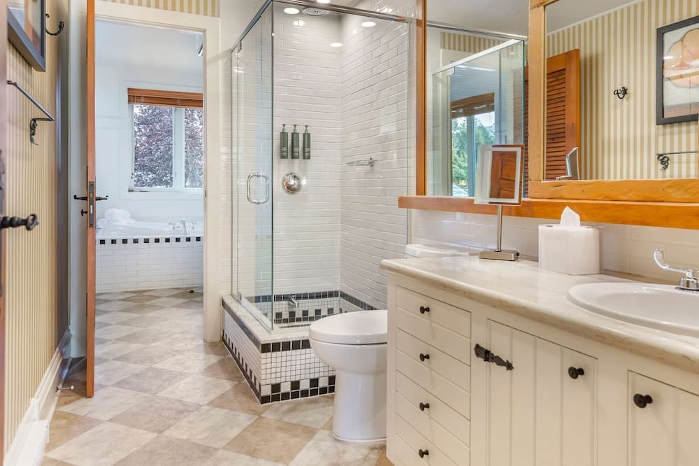 Bathroom shower