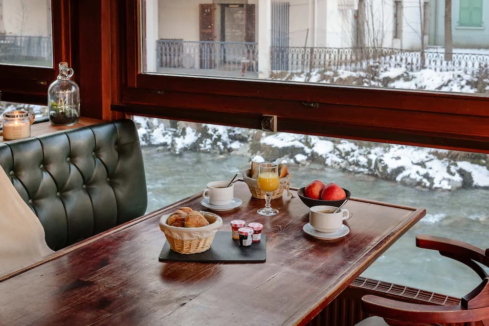 Breakfast area