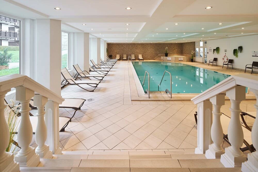Exercise/lap pool