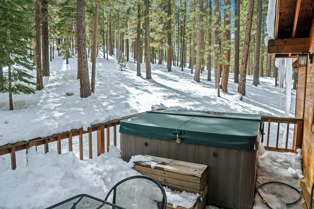 Private spa tub