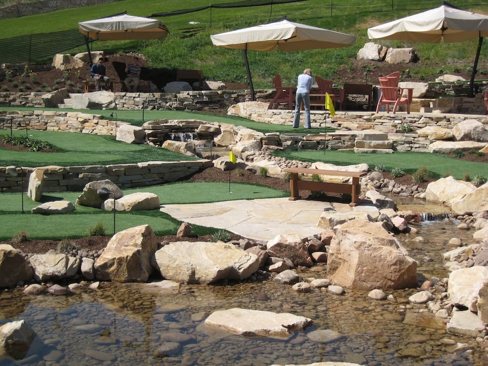 Mini-golf