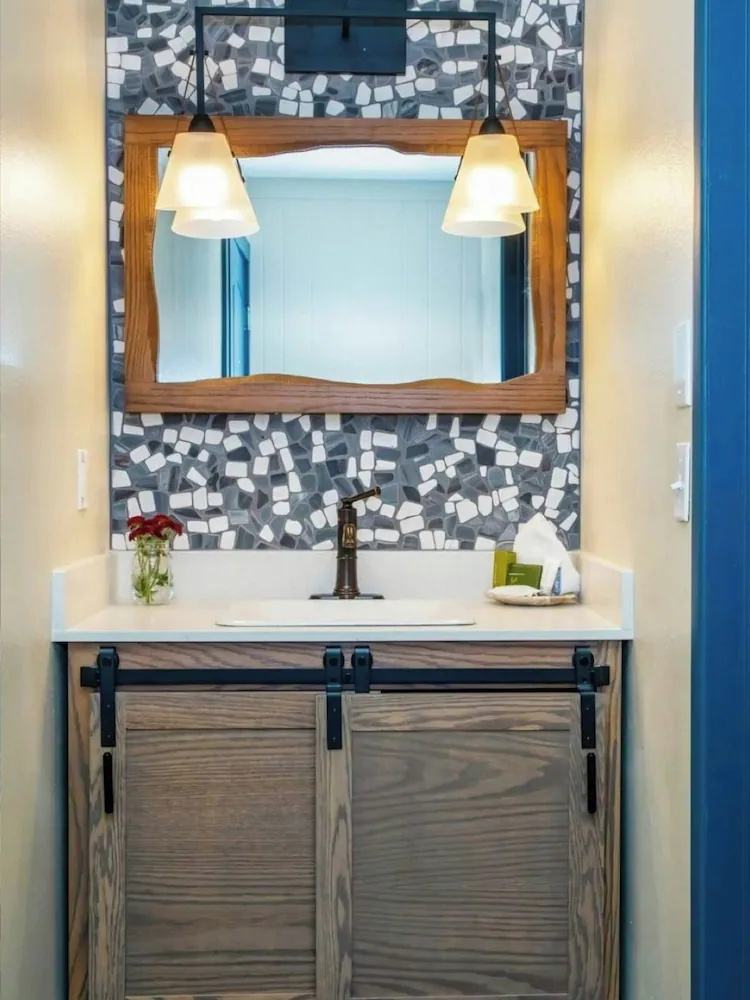 Bathroom amenities