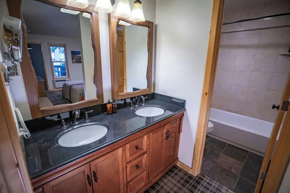 Bathroom amenities