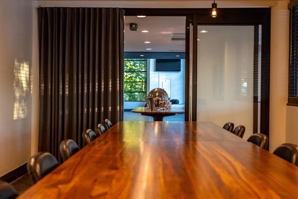 Meeting facility