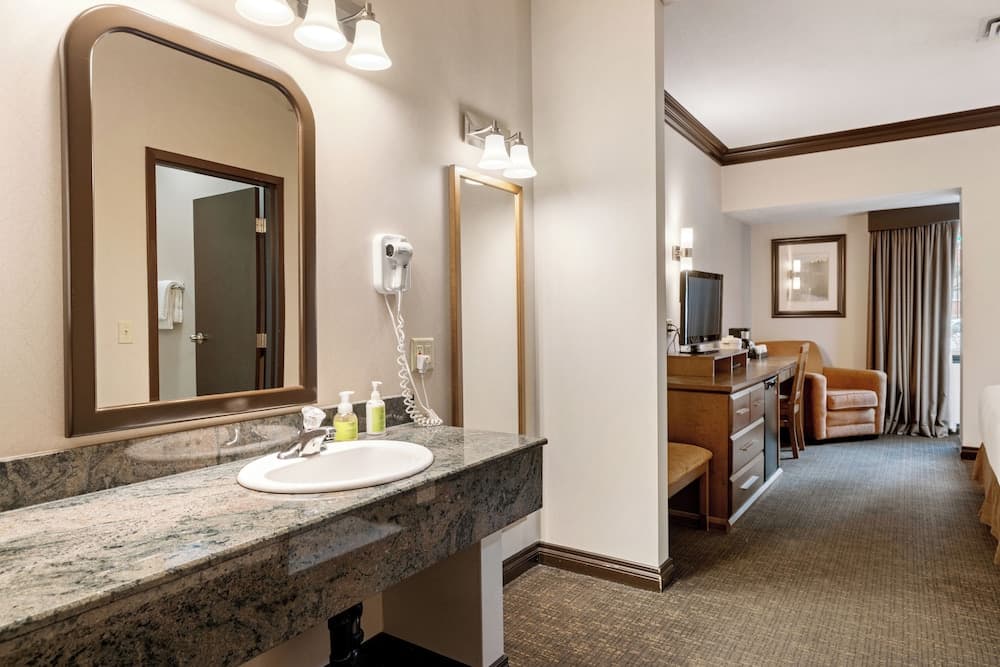 Bathroom sink