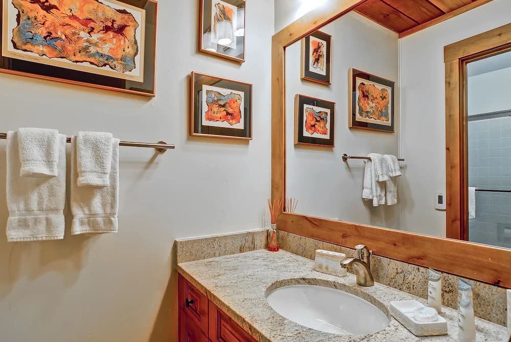 Bathroom sink