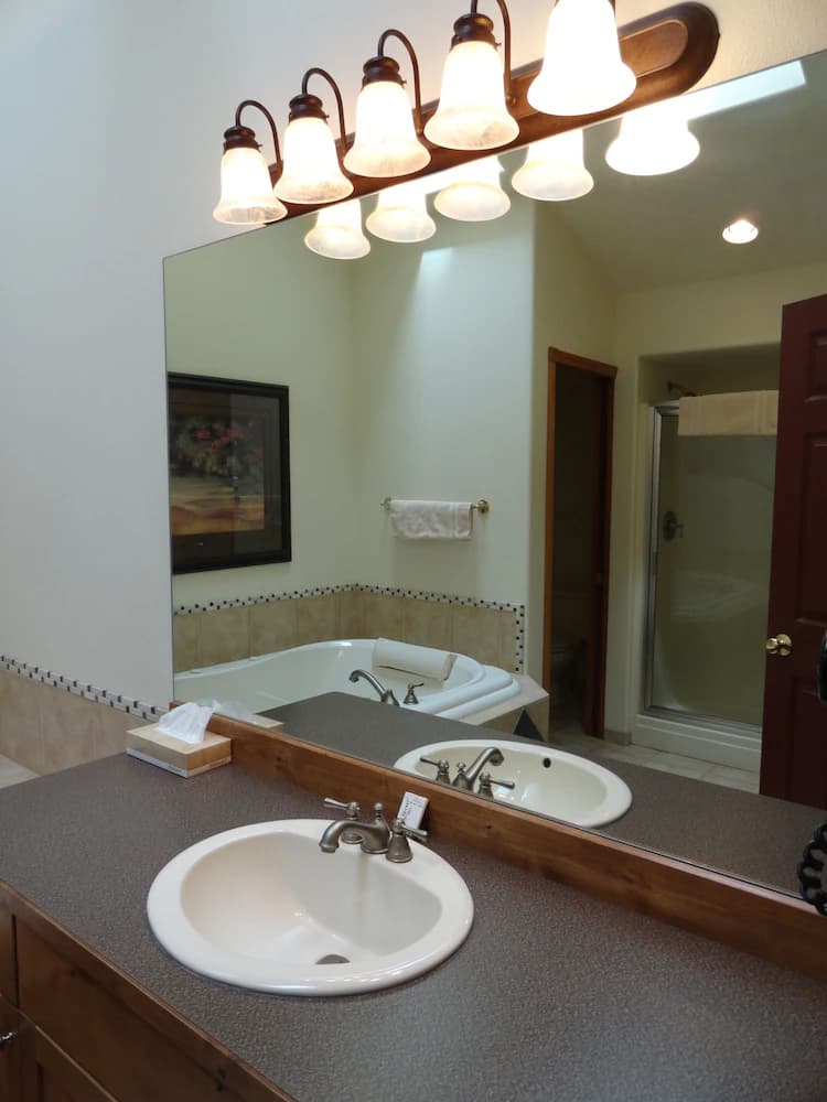 Bathroom sink