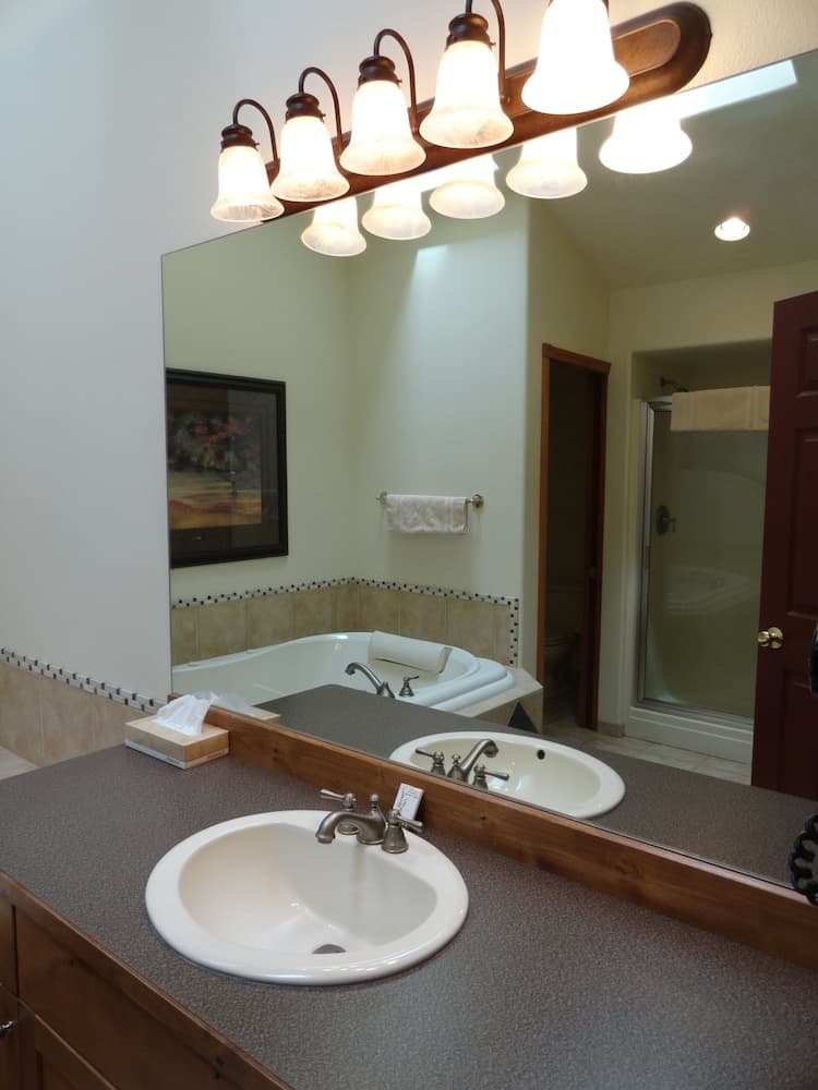 Bathroom sink