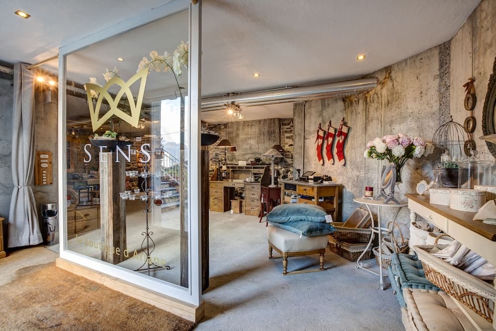 Gift shop