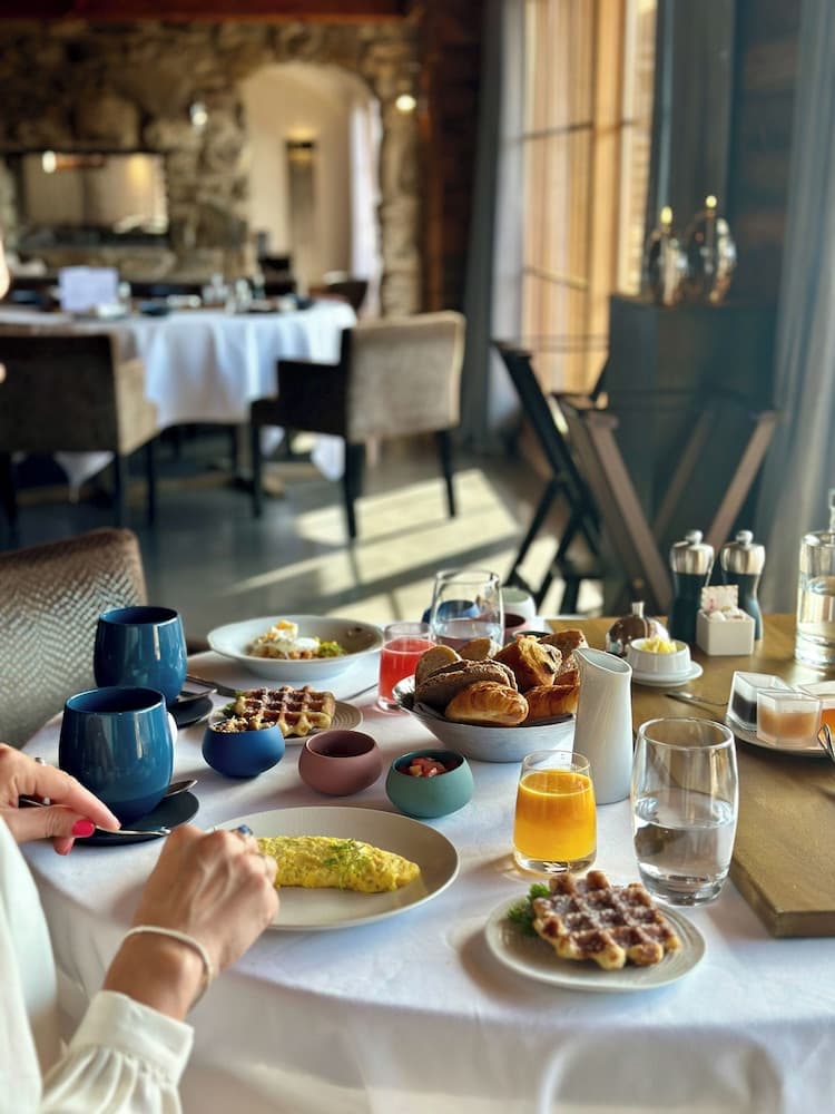 Breakfast buffet