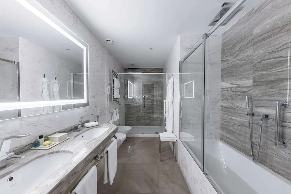 Bathroom shower